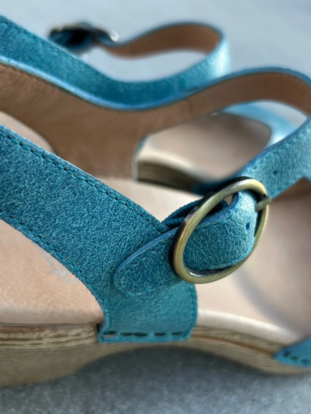 Dansko Sky Blue/ Turquoise Leather Slingback Clog Sandals - Like New! - Picture 3 of 10